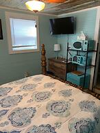 Riverside Inn and Cottages