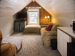 Riverside Inn and Cottages