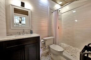 Riverside Inn and Cottages