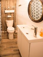 Riverside Inn and Cottages