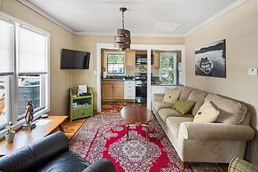 Riverside Inn and Cottages