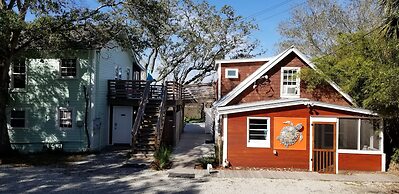 Riverside Inn and Cottages