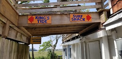 Riverside Inn and Cottages