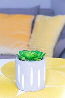 Yellow Apartment Old Town Air Condition