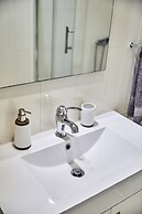 2 Bedroom Apartment Sol de Linda-a-Velha