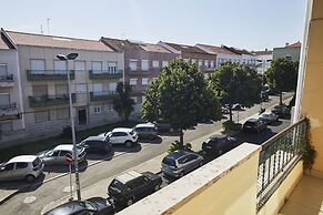 2 Bedroom Apartment Sol de Linda-a-Velha