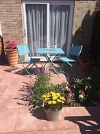 Basingstoke En Suite Room in Garden Annex