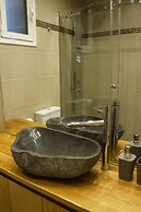 12 Keys Athens Apartments