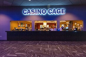 Royal River Casino and Hotel