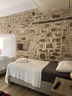 Sekercigiller Konuk Evi