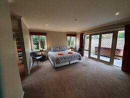 Claremont Country Lodge B&B