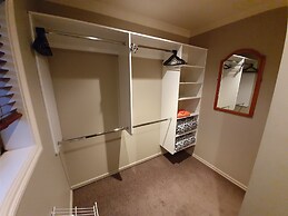 Claremont Country Lodge B&B