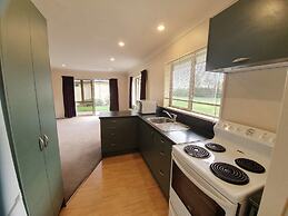 Claremont Country Lodge B&B