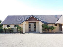 Claremont Country Lodge B&B