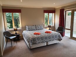 Claremont Country Lodge B&B
