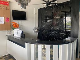 Hotel O Captain Hotel Cafe & Bistro