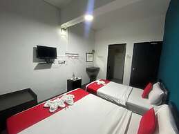 Hotel O Captain Hotel Cafe & Bistro