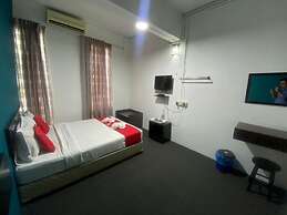 Hotel O Captain Hotel Cafe & Bistro