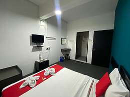 Hotel O Captain Hotel Cafe & Bistro