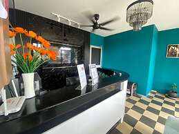 Hotel O Captain Hotel Cafe & Bistro