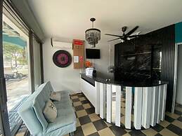 Hotel O Captain Hotel Cafe & Bistro