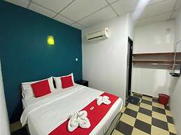 Hotel O Captain Hotel Cafe & Bistro