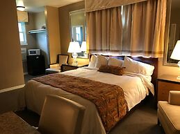 Cardinal Court Motel