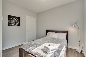 Spacious DAL & Downtown Apartments