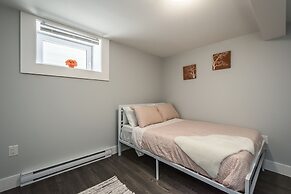 Spacious DAL & Downtown Apartments