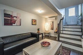 Spacious DAL & Downtown Apartments