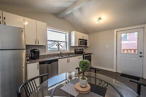 Spacious DAL & Downtown Apartments