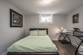 Spacious DAL & Downtown Apartments