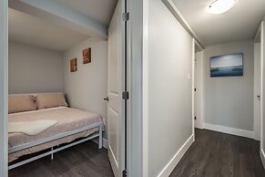 Spacious DAL & Downtown Apartments
