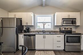 Spacious DAL & Downtown Apartments