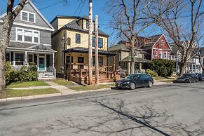 Spacious DAL & Downtown Apartments