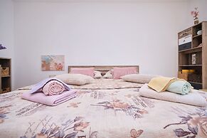 Seaview Apartment Kia by Litto