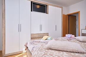 Seaview Apartment Kia by Litto