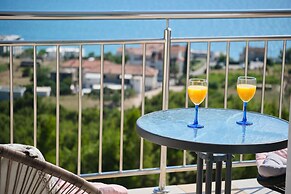 Seaview Apartment Kia by Litto