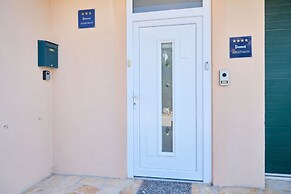 Seaview Apartment Kia by Litto