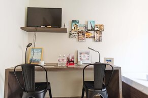 RedDoorz Premium @ Vista Heights Legarda