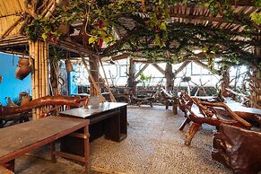 RedDoorz Plus near Strawberry Farm Baguio