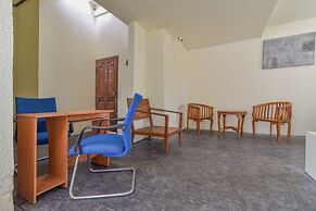 RedDoorz Plus near Seminyak Square