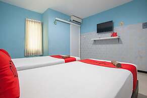 RedDoorz @ Raya Tidar