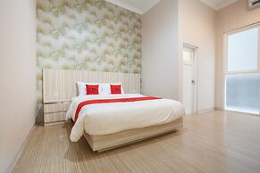 RedDoorz Syariah near Universitas Negeri Malang