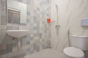 RedDoorz Syariah near Universitas Negeri Malang