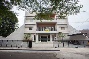 RedDoorz Syariah near Universitas Negeri Malang