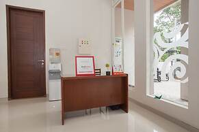 RedDoorz Syariah near Universitas Negeri Malang