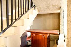 RedDoorz near Mangga Dua Square