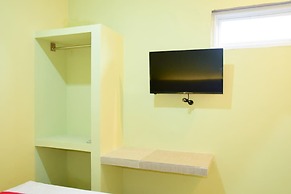 RedDoorz near Mangga Dua Square