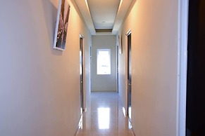 RedDoorz near Mangga Dua Square